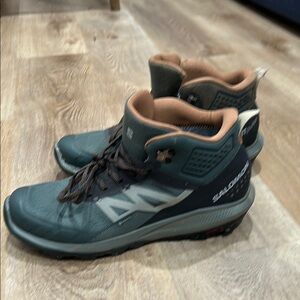Salomon Outpulse mid GTX hiking boot